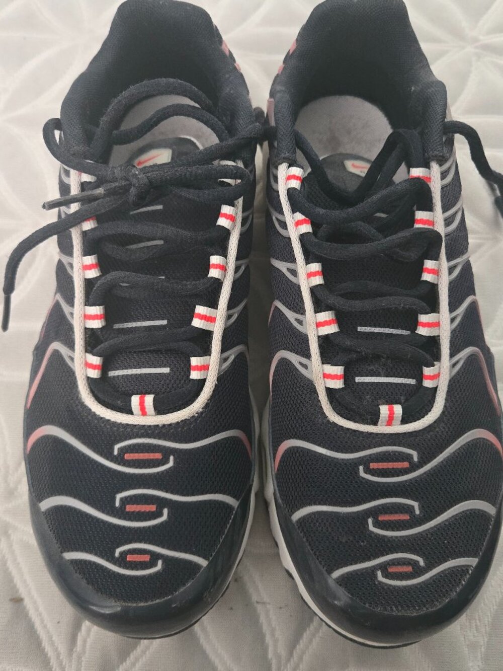 Nike Air Max Plus kids 6.5Y